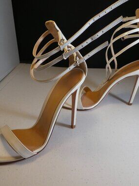 $950 GIANVITO ROSSI WHITE Nude Ankle Strap Shoes Heels Sandals